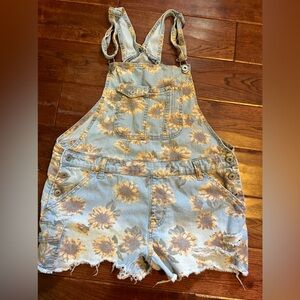 No Boundaries size 8-10 Sunflower Jean short Overalls